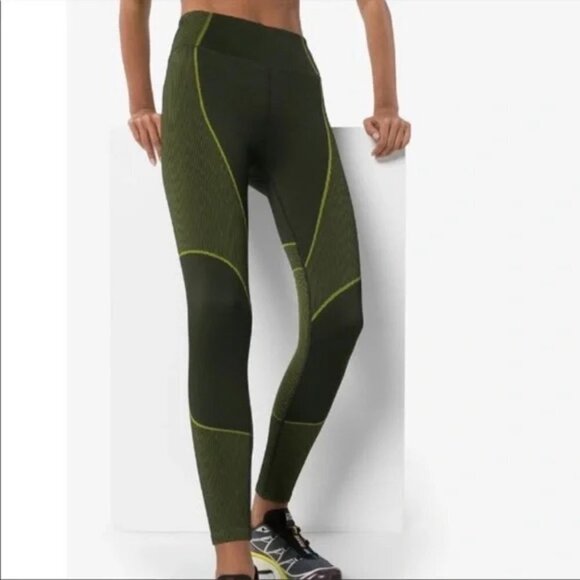 Sweaty Betty - Speedy Seamless Running Leggings in Black + Neon Blue, Med - Picture 6 of 10